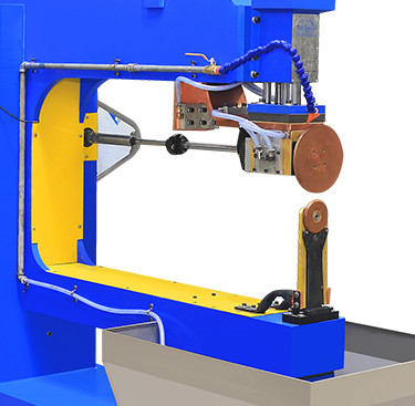 Machine de soudage automatique CNC en acier inoxydable cuisine évier cuvette fabricant de couture avec type de moteur de pompe