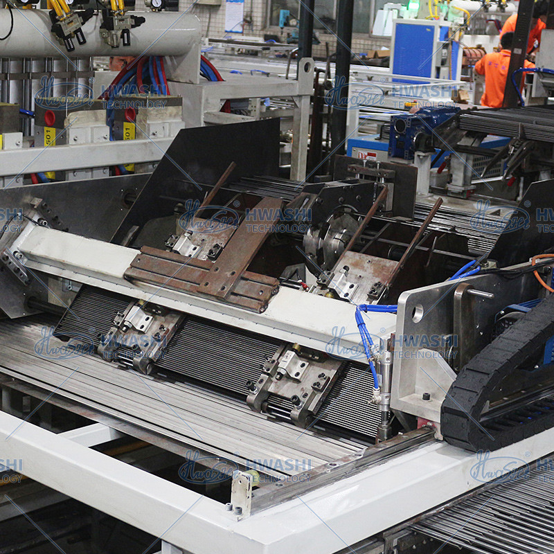 Machine de soudage de treillis métallique pour la ligne de production automatisée de treillis métallique