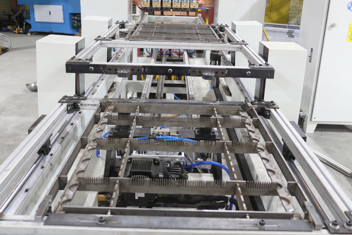 Hwashi machine de soudage automatique multi-point réfrigérant condensateur de treillis métallique en treillis métallique en acier à faible teneur en carbone