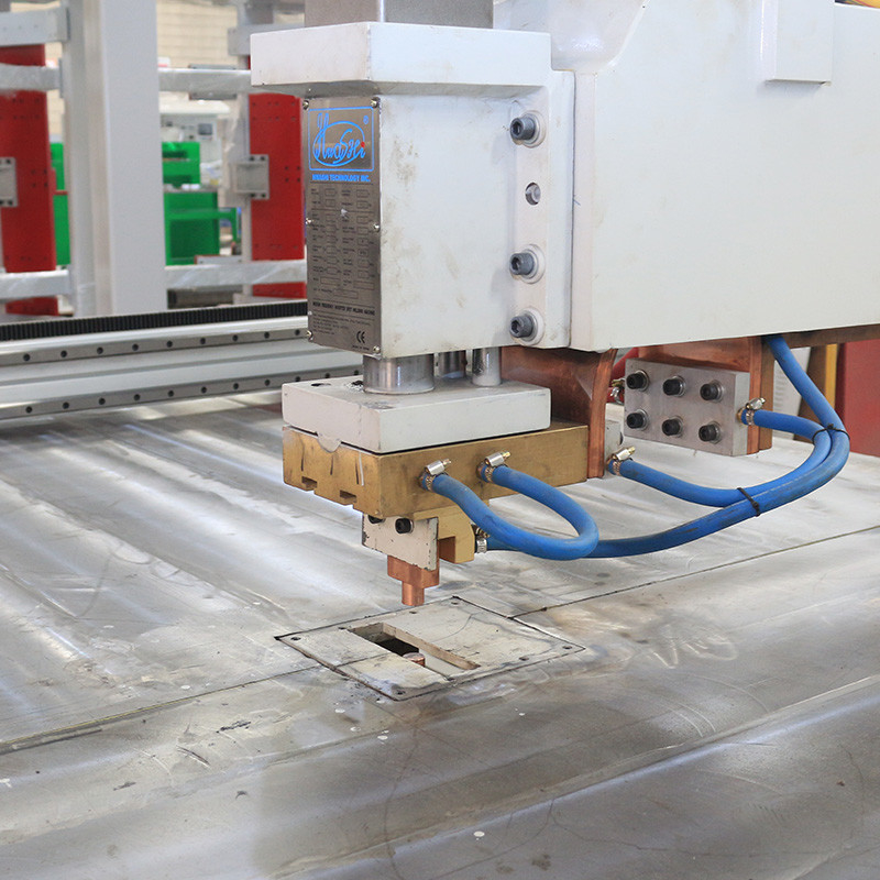 Nouveau renforcement galvanisé de la grille de clôture en acier fabrication de la machine de soudage /automatique de la grille de fil soudé prix d'usine
