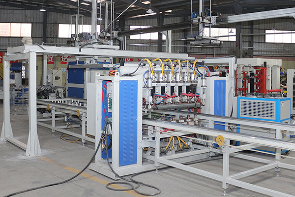 Ligne de production automatique de cadre de cage de réseau IBC, ligne de machine de test de fuite de réservoir IBC entièrement automatique