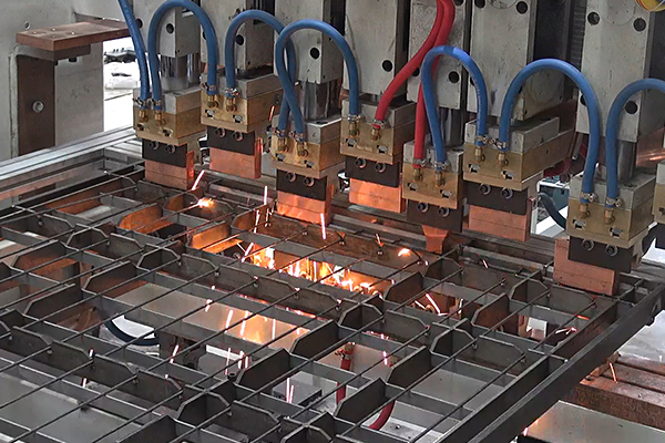 2-10 Soudeuse de treillis m&eacute;talliques pour une solution de soudage personnalis&eacute;e et durable 1