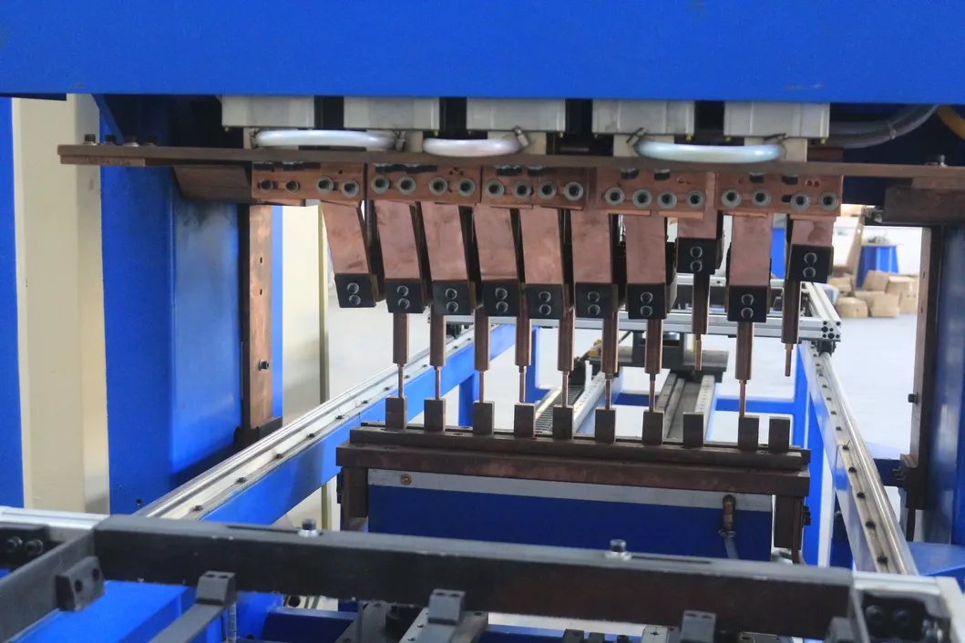 Hwashi Dernière machine de soudage automatique de porte en tôle de type gantry métallique inverseur 2