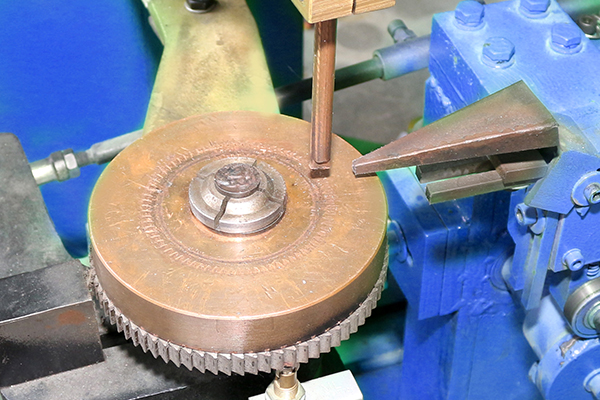 Hwashi équipement de soudage des verrous automobiles soudage fiable pour les serrures de véhicules sécurisées 4